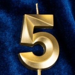 Свеча цифра 5